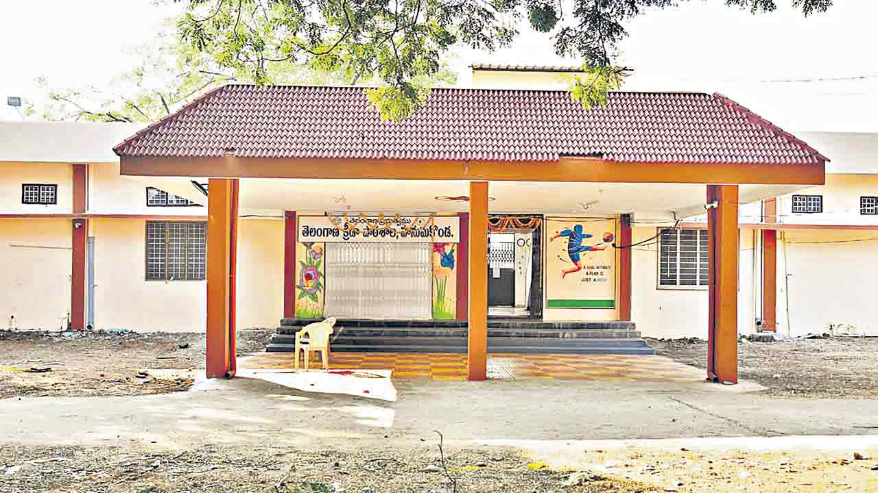 స్పోర్ట్స్‌ స్కూల్‌లో వసతులేవి..