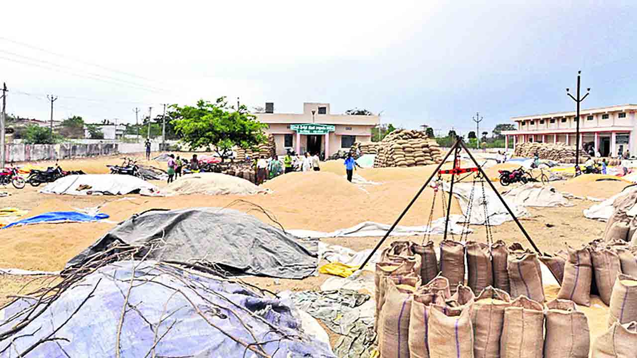 హనుమకొండ జిల్లాలో రూ. 7 కోట్లకు పైగా పెండింగ్‌