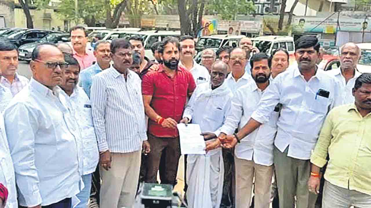 పనులు నిలిపేస్తాం