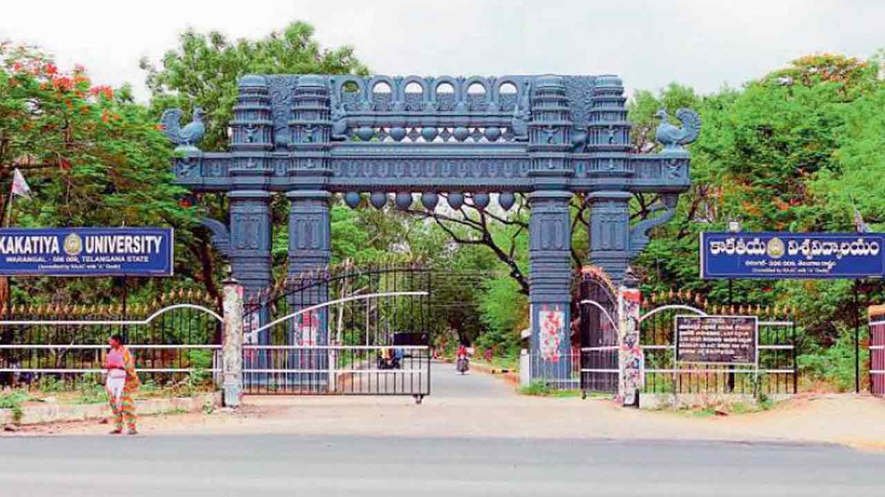 కాకతీయ యూనివర్సిటీ విద్యార్థిని ఆత్మహత్య