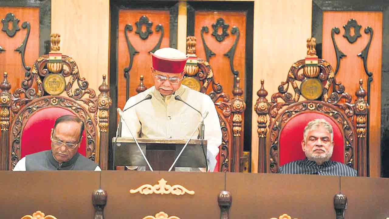 చెప్పడమే..చేసిందేమీ లేదు