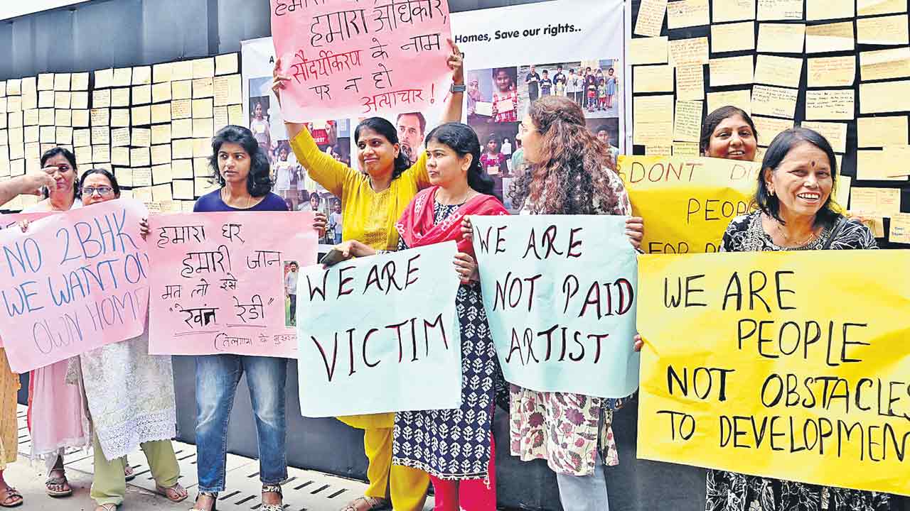 బెడిసికొట్టిన బెదిరింపు వ్యూహం!