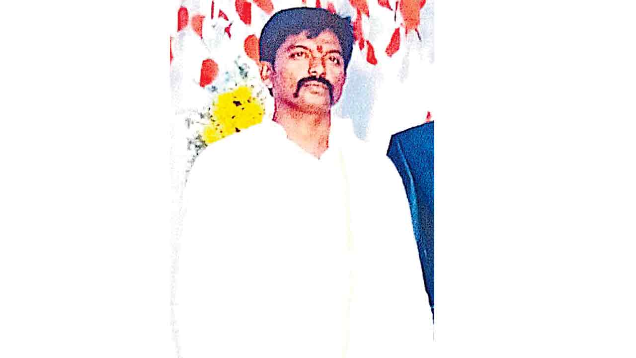 ఆగిన ఇందిరమ్మ ఇల్లు..ప్రాణం తీసుకున్న యువ రైతు