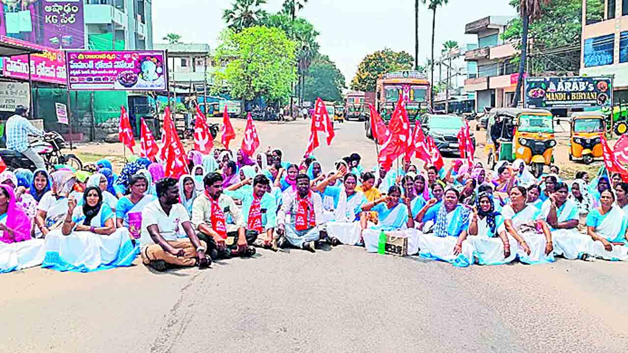 అట్టుడికిన ఓరుగల్లు
