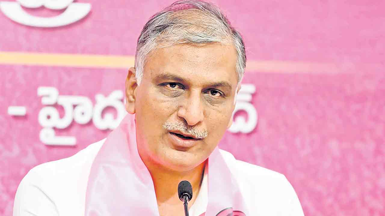 తెలంగాణ సొమ్ముతో కేరళలో ఎన్నికల ప్రచారం