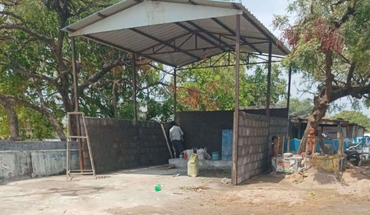 Illegal construction | తిమ్మాపూర్‌ ప్రభుత్వ భూమిలో అక్రమ నిర్మాణం.. చూసీ చూడనట్లుగా అధికారులు