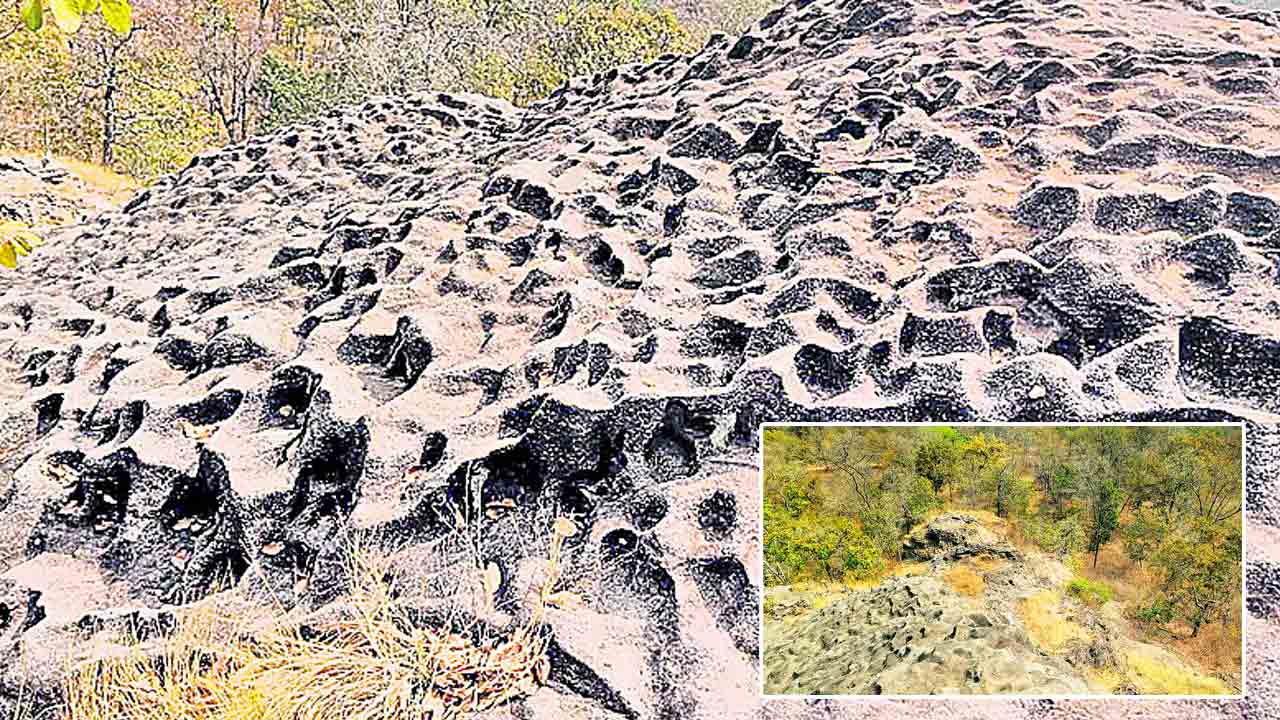 ప్రకృతి చెక్కిన శిల్పాలు