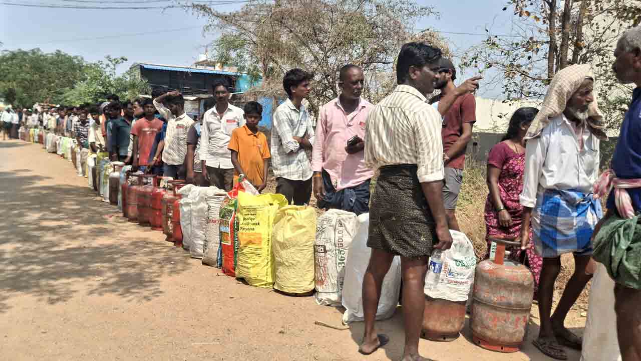 తొలగని గ్యాస్‌ కష్టాలు