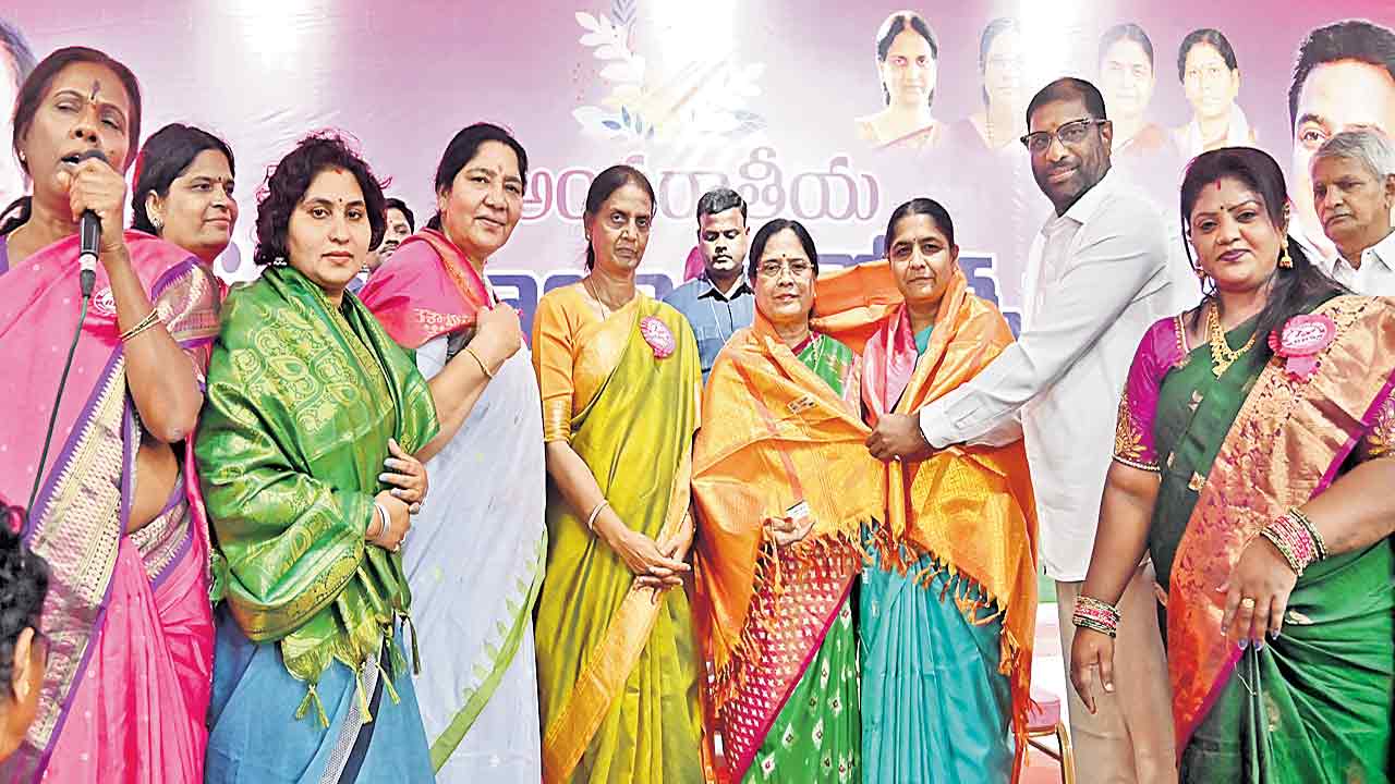 వచ్చే ఎన్నికల్లో మహిళలకు 33% రిజర్వేషన్లు