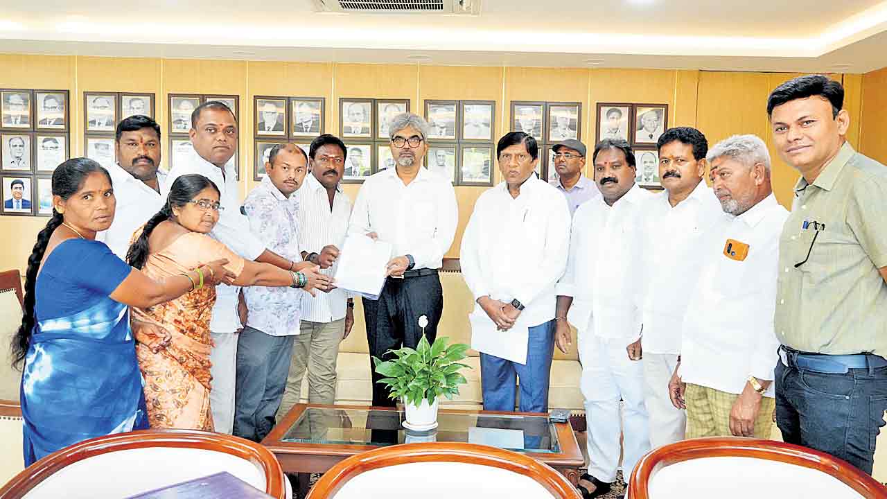 కాజీపేటలో రైల్వే డివిజన్‌ ఏర్పాటు చేయాలి