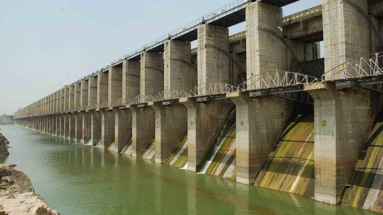 జూరాలలో లీకేజీలు