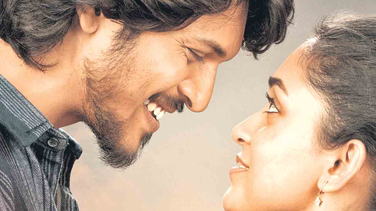 గోదారి గట్టుపై బంగారు బొమ్మ