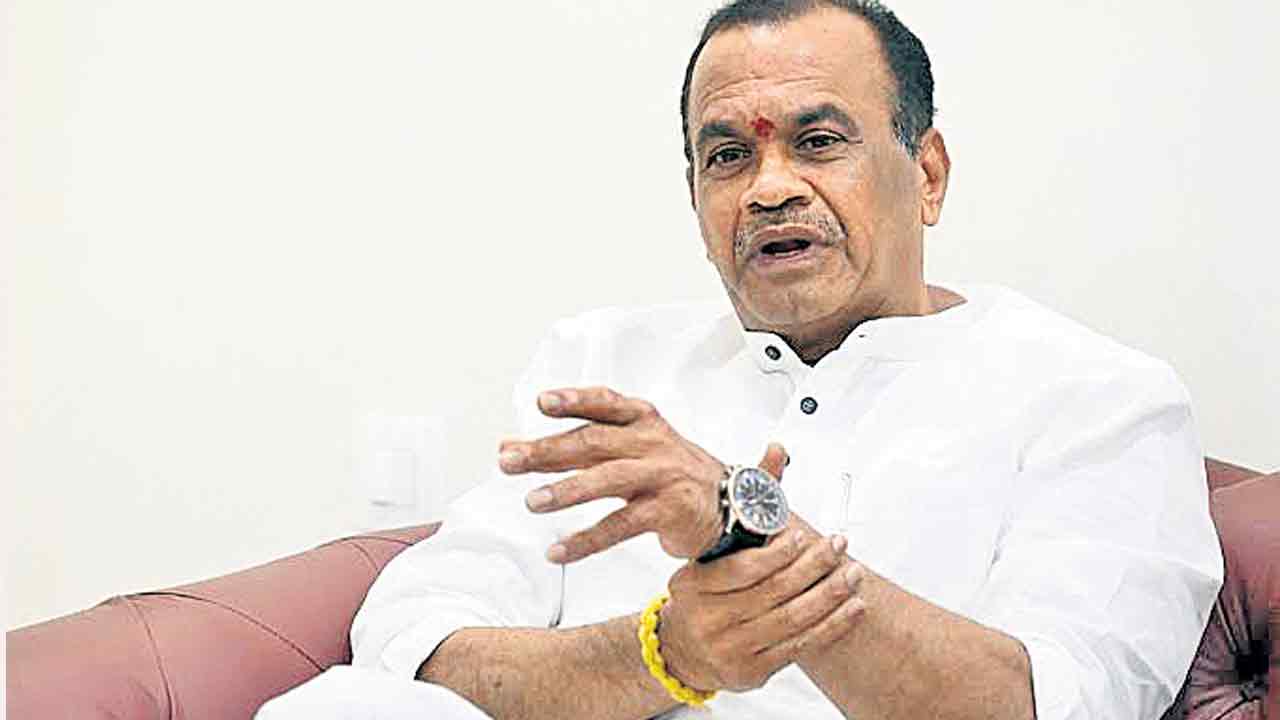 మంత్రి కోమటిరెడ్డిపై బీసీల ఆగ్రహం