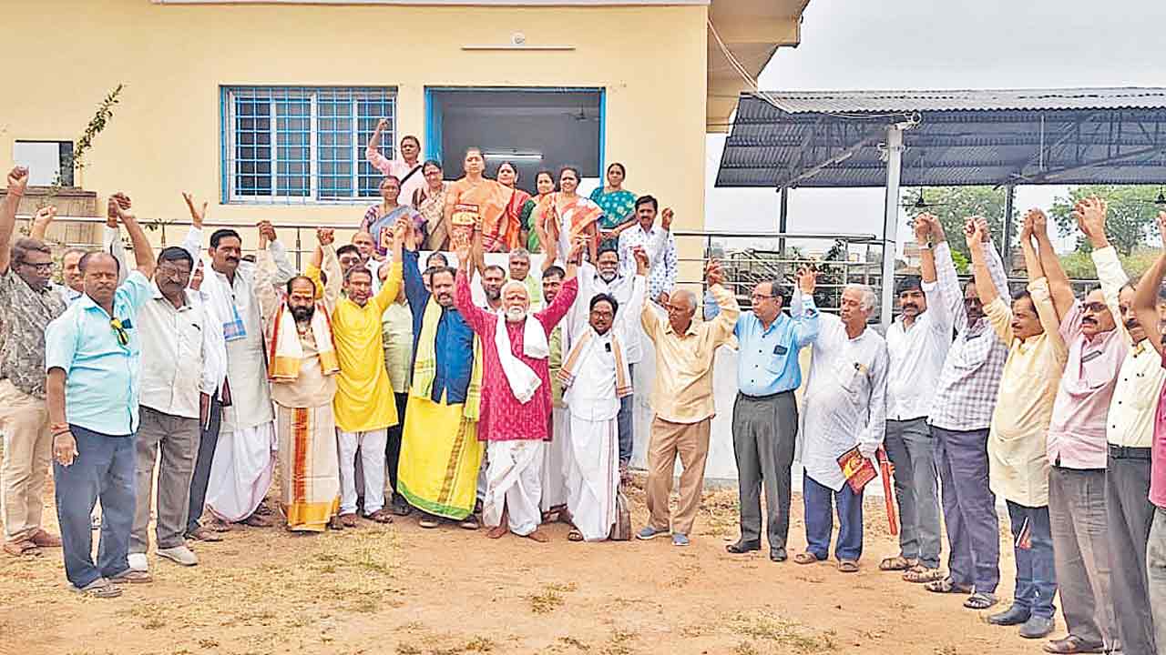 ఎమ్మెల్యే సామేల్‌ వ్యాఖ్యలపై బ్రాహ్మణుల ఆగ్రహం