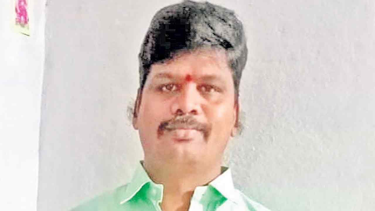 చేనేత కార్మికుడి బలవన్మరణం