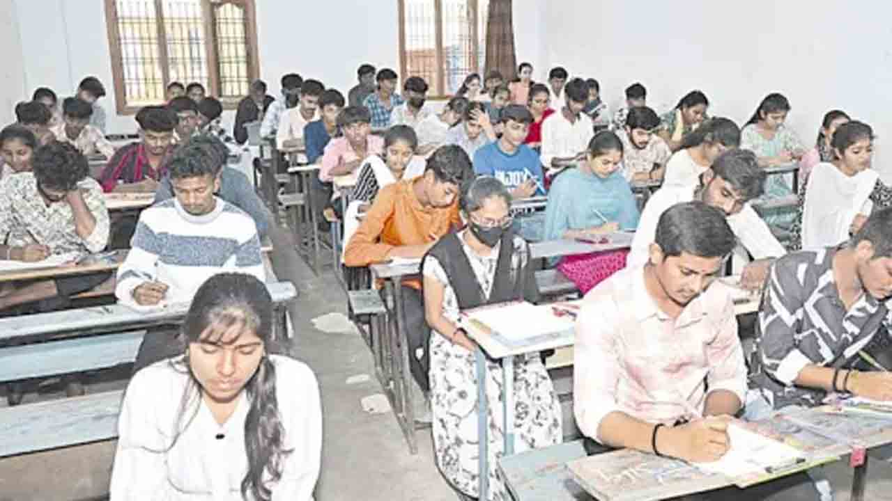 టెన్త్‌ పరీక్షల్లో సెల్ఫ్‌ సెంటర్‌ వివాదం