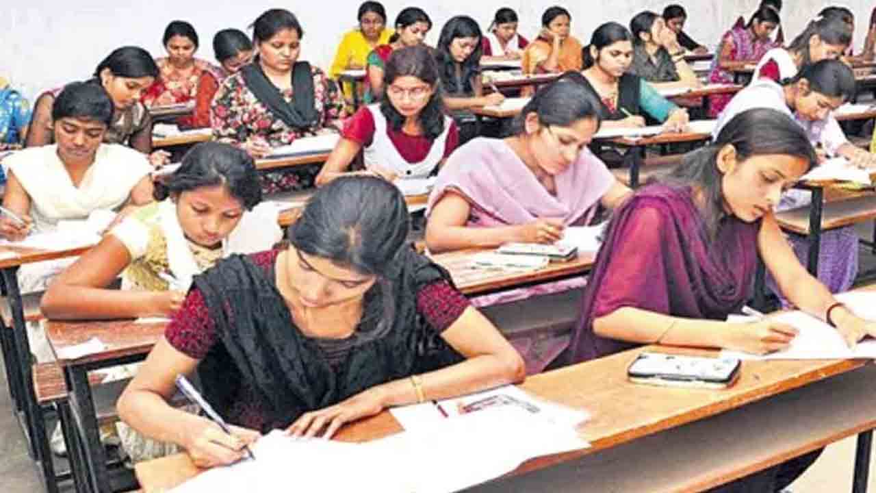 దుఃఖాన్ని దిగమింగి పరీక్షకు..