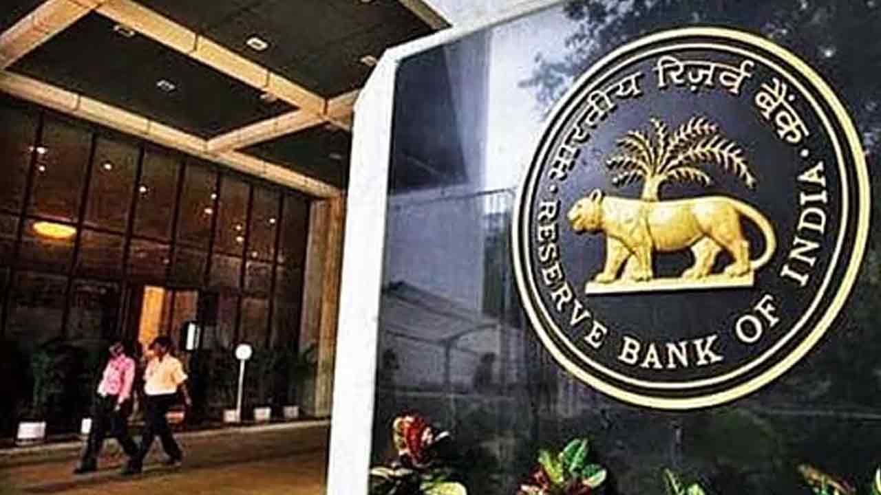 కరిగిపోతున్న విదేశీ నిల్వలు