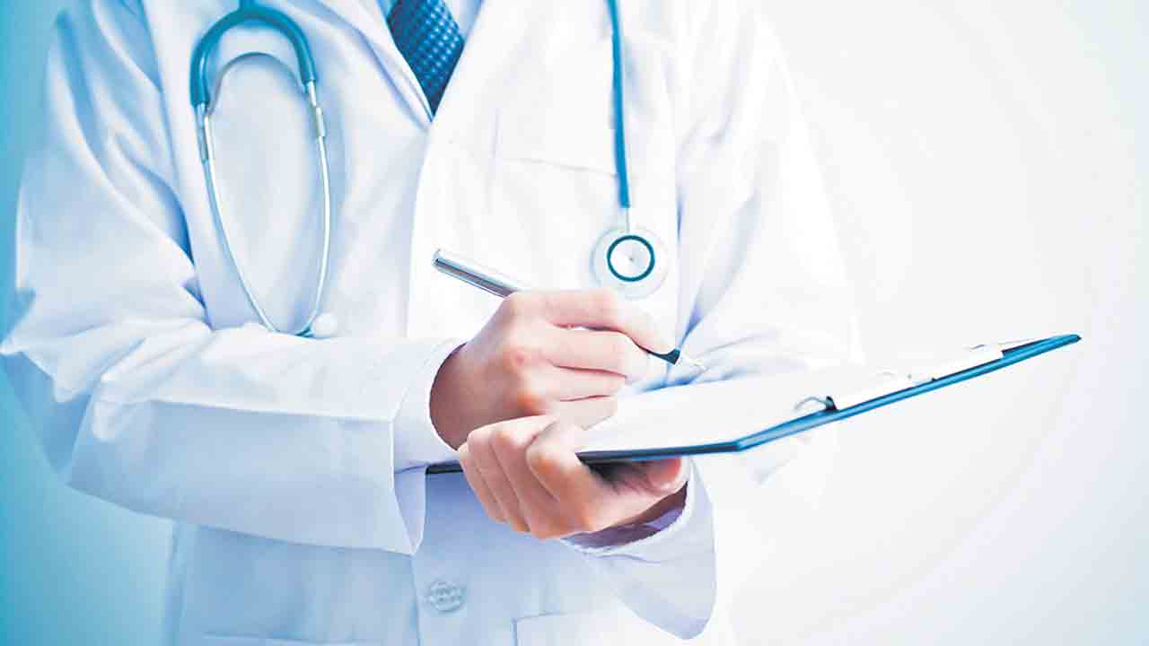 నిమ్స్‌ వైద్యులకు అందని ఆరోగ్యశ్రీ ఇన్సెంటీవ్స్‌