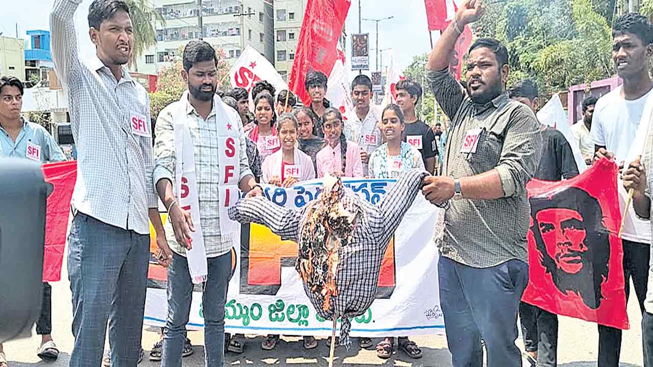 గరికపాటిపై చర్యలు తీసుకోవాలి