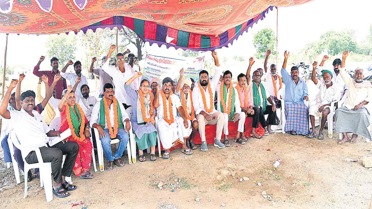 Pharma City | అప్పుడు పోరాటమని కలరింగ్.. ఇప్పుడు త్యాగాలని కవరింగ్.. ఫార్మాసిటీ విషయంలో కాంగ్రెస్ నాయకుల ద్వంద్వ వైఖరి