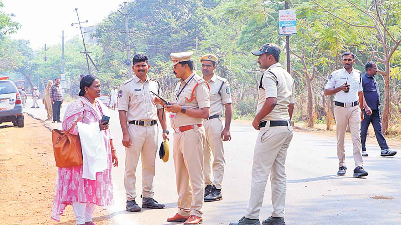 రాహుల్‌ టూర్‌.. రోగులు బేజార్‌