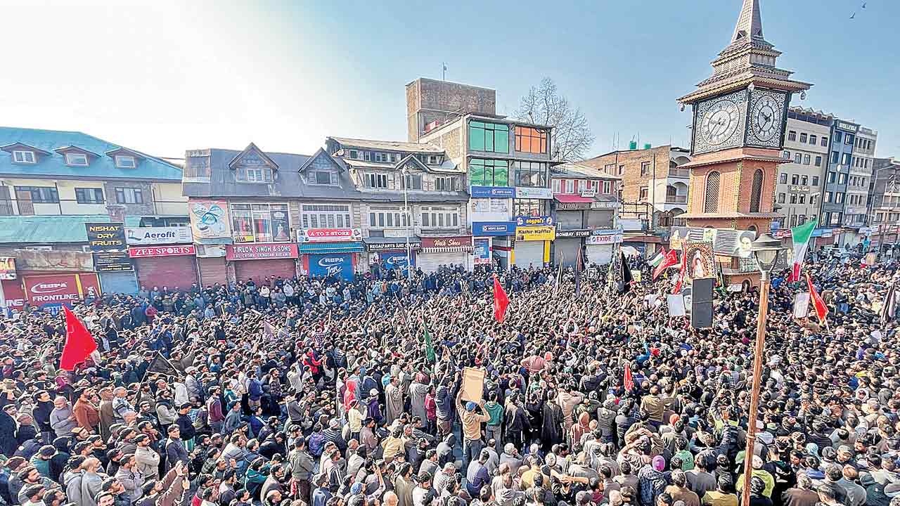 ఖమేనీ మృతిపై భారత్‌లో నిరసనలు