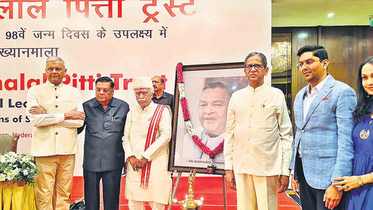 సమాజ సేవలో బద్రి విశాల్‌ పన్నాలాల్‌ పిట్టి ఆదర్శనీయుడు