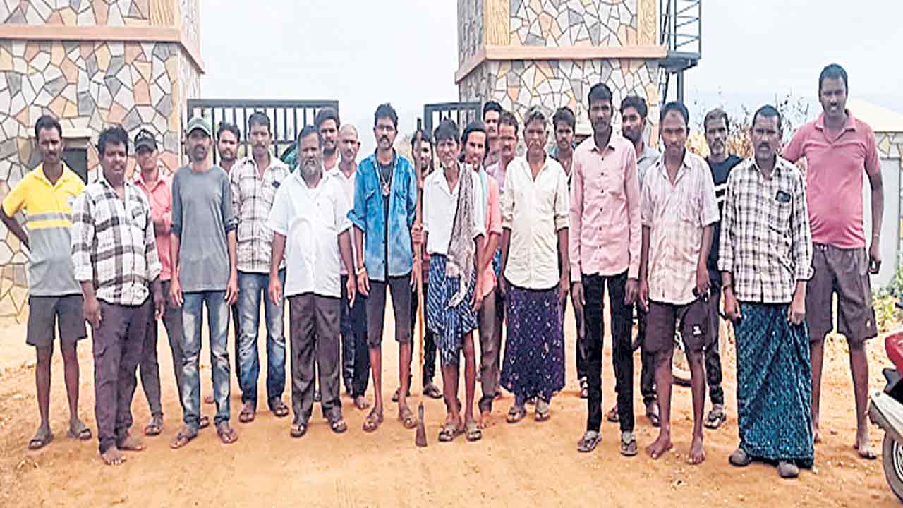 పంటలు ఎండుతున్నయి.. నీళ్లివ్వండి