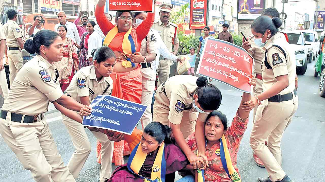 నిరుద్యోగుల నిరసన మార్చ్‌