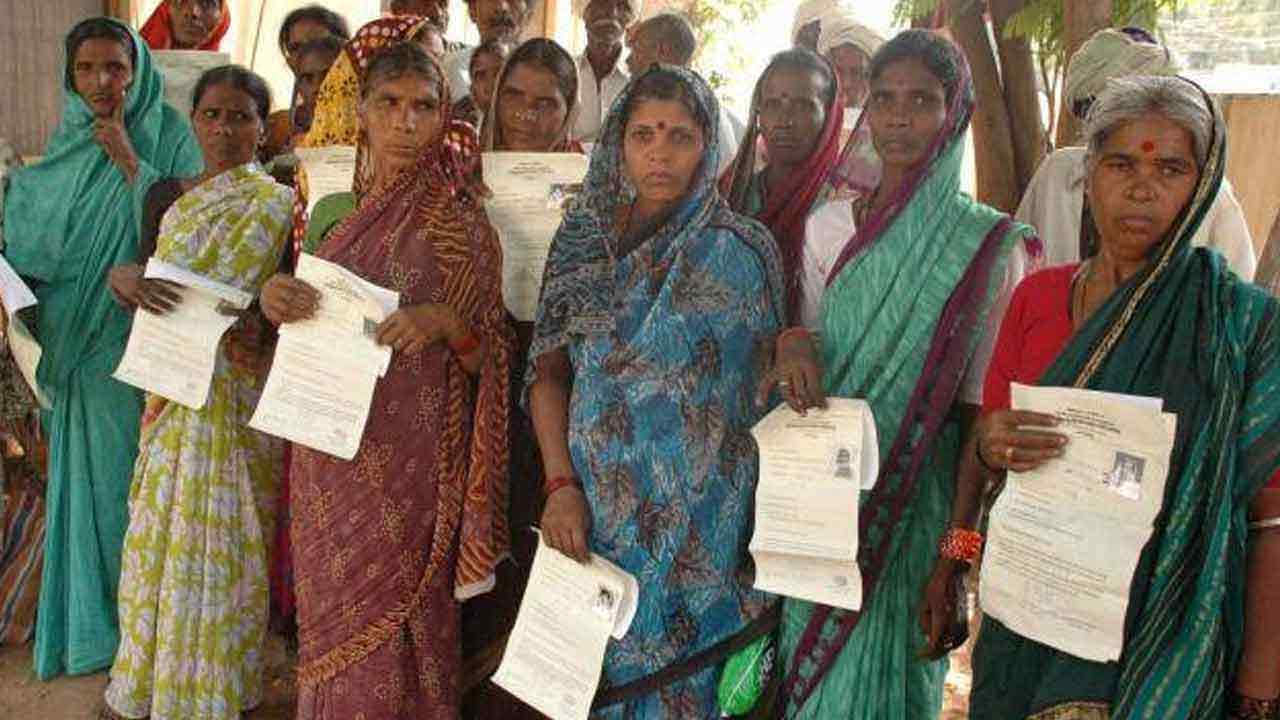 పింఛన్‌ లబ్ధిదారులకు కాంగ్రెస్‌ మొండిచెయ్యి