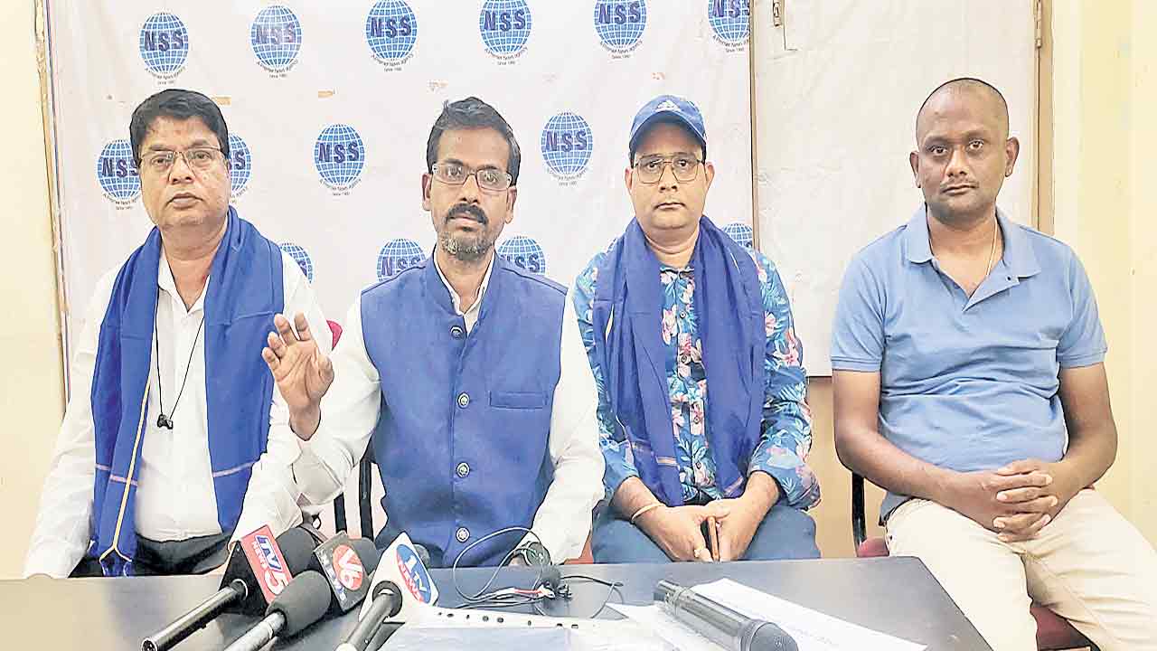 మాలలను మోసగించిన రేవంత్‌కు గుణపాఠం తప్పదు