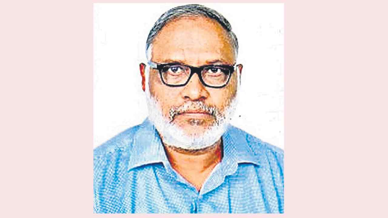 TG Budget | బడ్జెట్‌లో అసత్యాలు, అబద్ధాలు.. ఆదాయం తగ్గినా బడ్జెట్‌ సైజు పెంపు!: ప్రముఖ ఆర్థిక విశ్లేషకుడు డీ పాపారావు