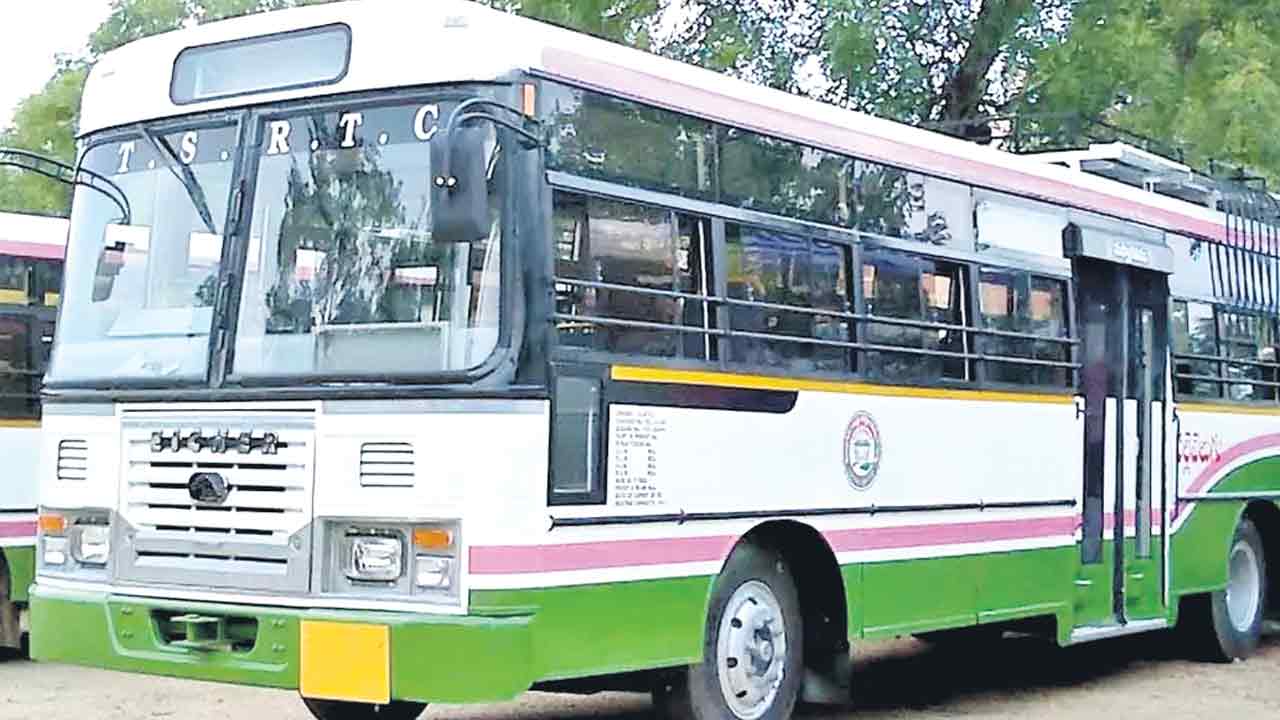 ఆర్టీసీ విలీనం ఊసెత్తని బడ్జెట్‌!