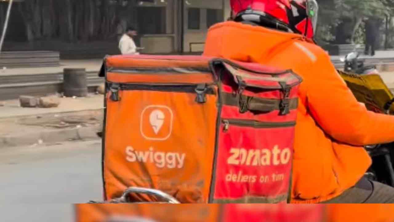 ప్లాట్‌ఫామ్‌ ఫీజు 17 శాతం పెంచిన స్విగ్గీ