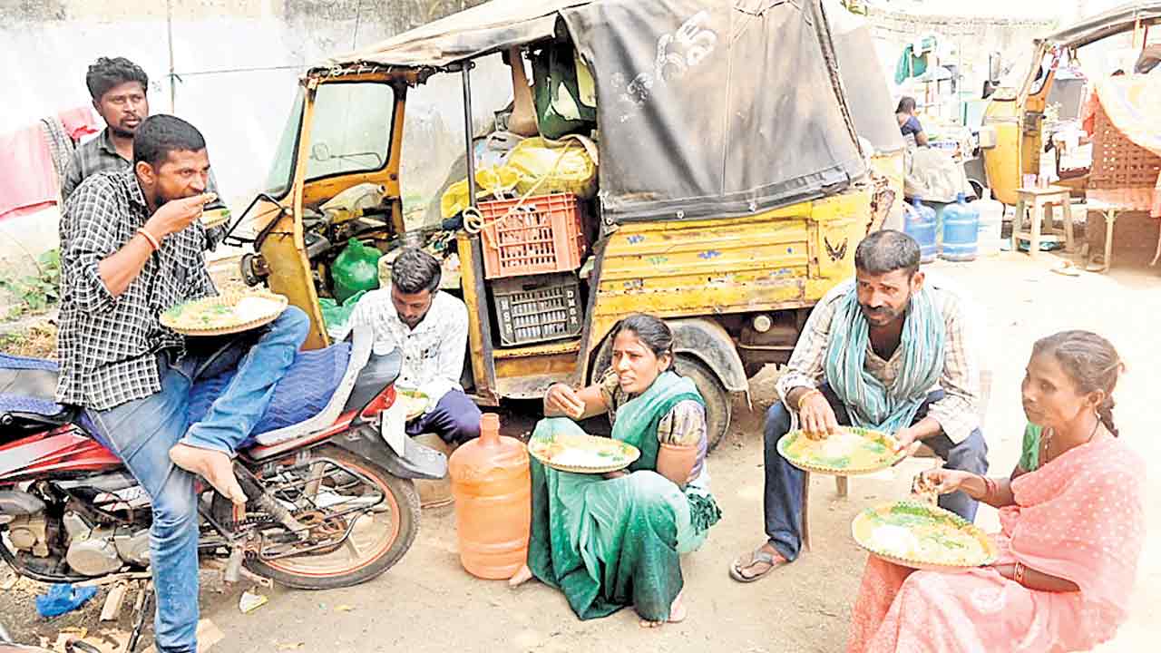 బుక్కెడు బువ్వ తిననియ్యరా?