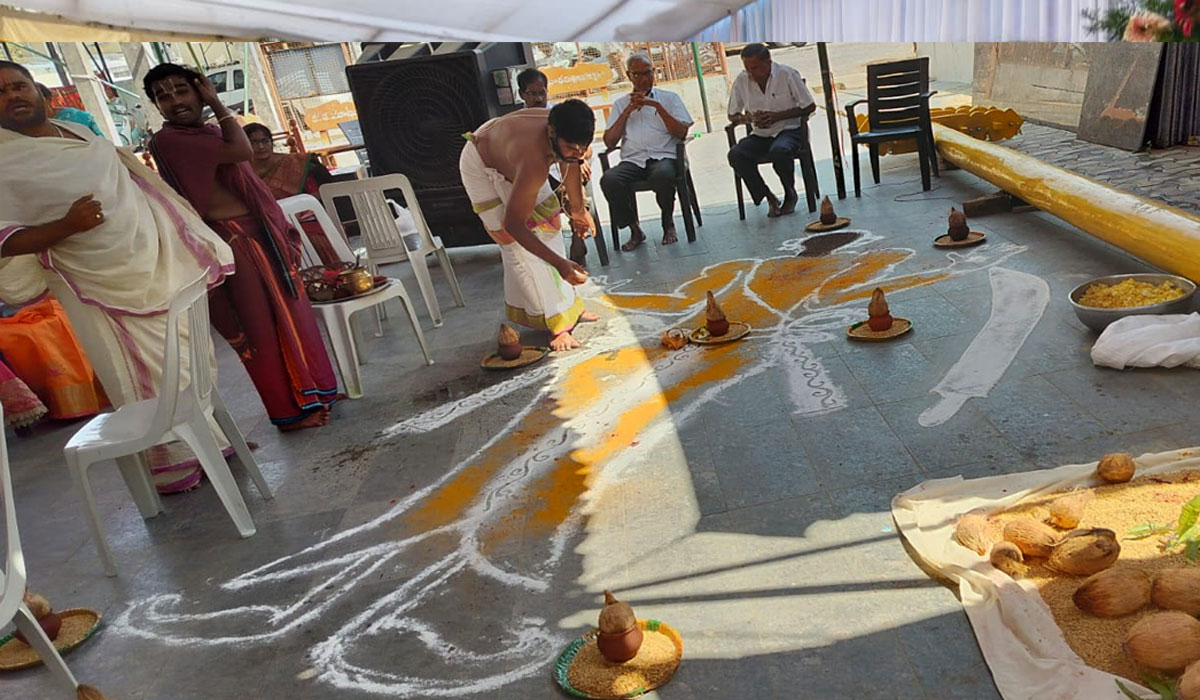 మహిళలు సమాజానికి వెన్నుముక లాంటి వారు.. ఆకెనపల్లి సర్పంచ్ గాదె స్రవంతి సుధాకర్