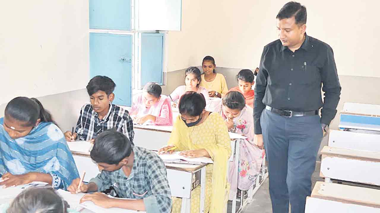 ‘పది’ పరీక్షలు ప్రశాంతంగా నిర్వహించాలి