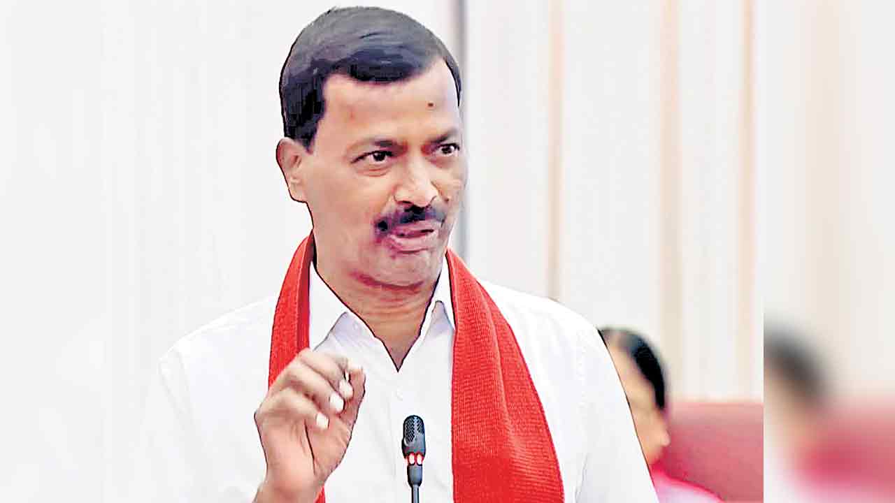 యూరియా యాప్‌’ రద్దు చేయాలి: నెల్లికంటి సత్యం