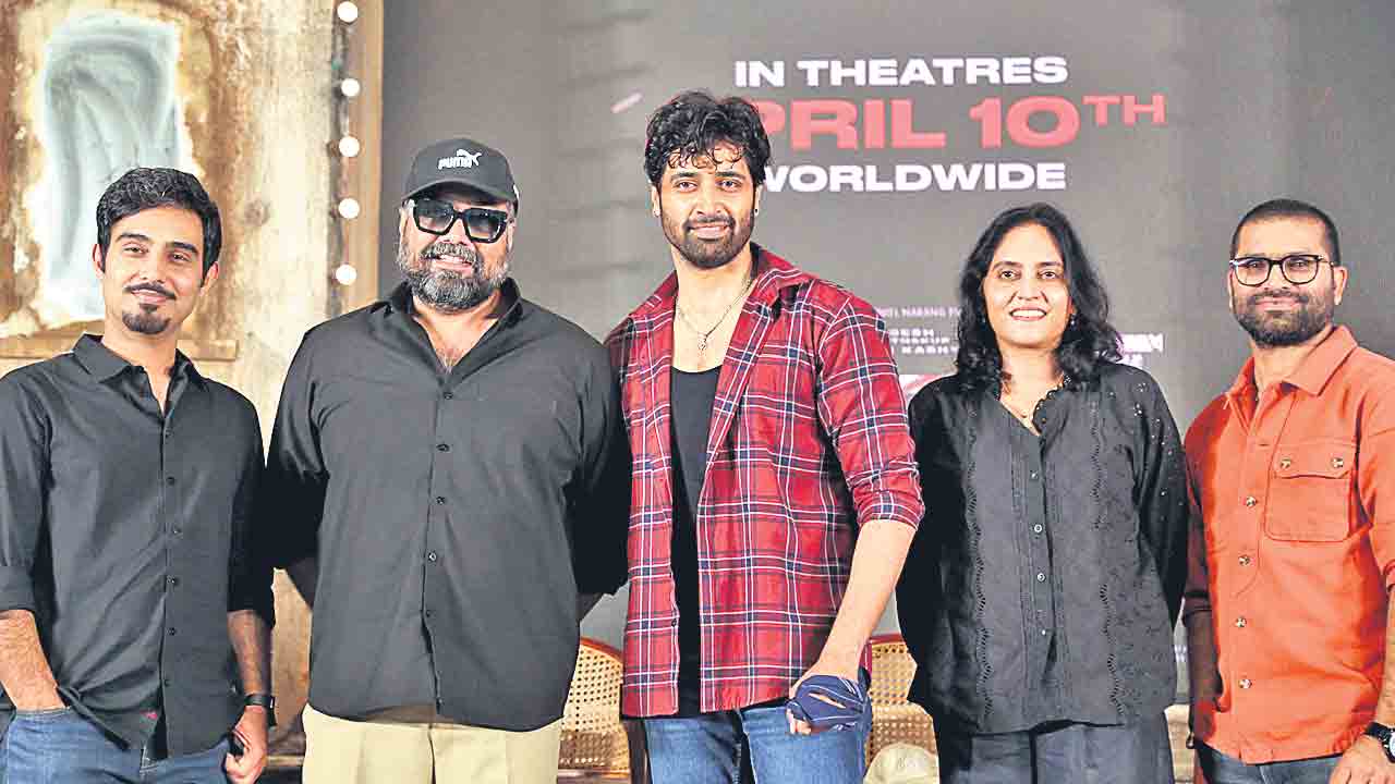 మనసు దోచే ‘డెకాయిట్‌’