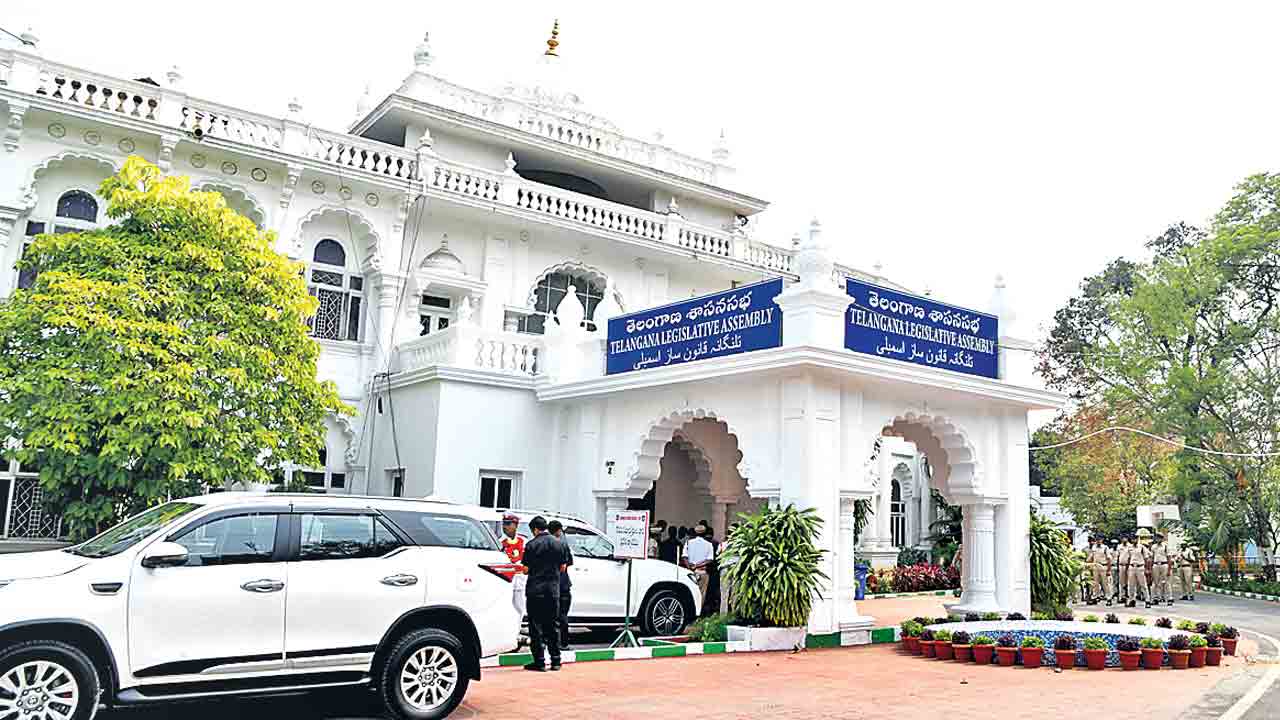 సేవ్‌ తెలంగాణతో అసెంబ్లీకి!.. సభలో పోరుకు గులాబీ దళం సన్నద్ధం