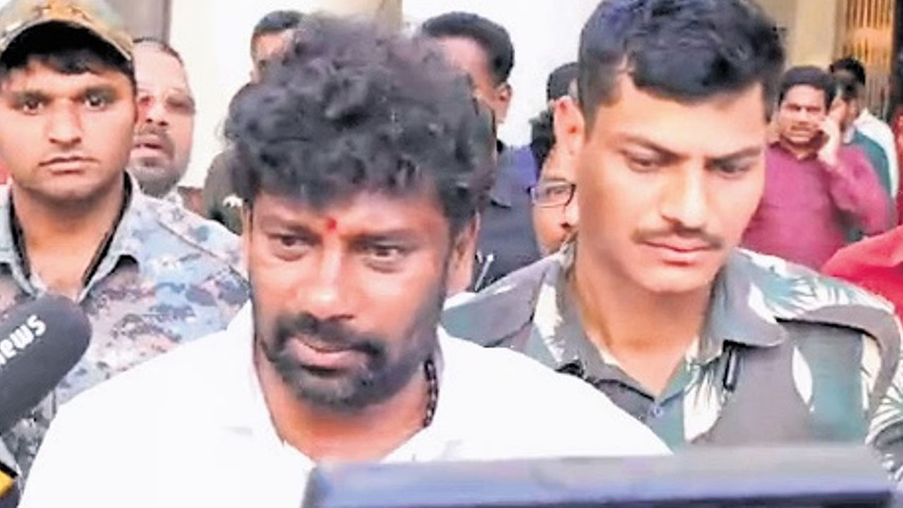 High Court | బాల్కసుమన్‌పై నమోదైన క్రిమినల్‌ కేసును కొట్టివేసిన హైకోర్టు