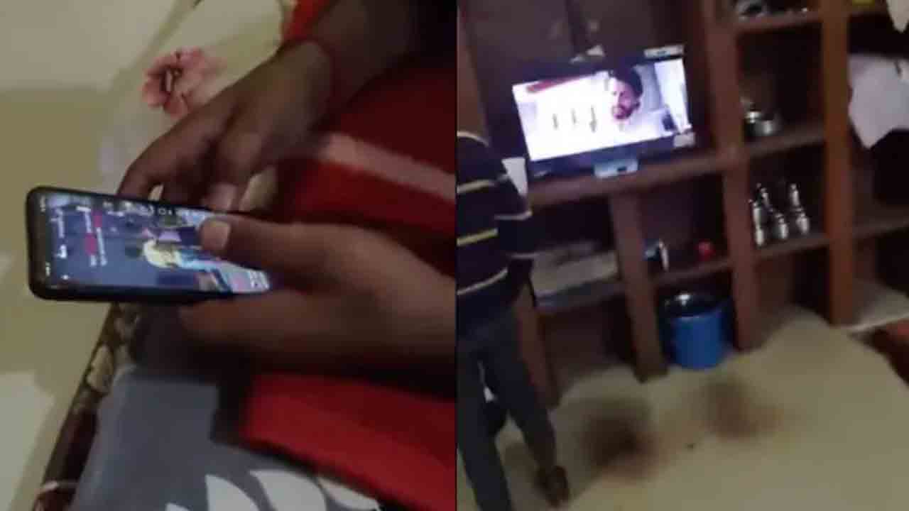 Bengaluru Jail Inmates Use Mobiles, TV | మొబైల్‌ ఫోన్లు, టీవీ వాడుతున్న బెంగళూరు జైలు ఖైదీలు.. ముగ్గురు సిబ్బంది సస్పెండ్‌