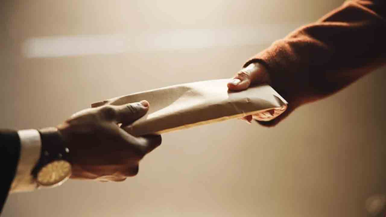 లిఫ్ట్‌ ఇరిగేషన్‌ ఎన్‌వోసీకి లంచం?.. ప్రైవేట్‌కే కాదు.. ప్రభుత్వ పనులకూ..!