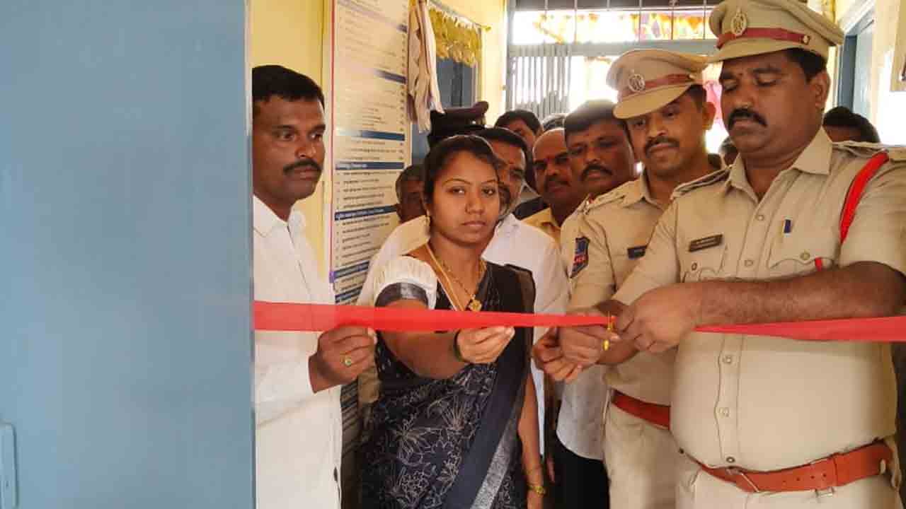 CC Cameras | ‘సీసీ కెమెరాలు ఉంటే నేరాలు జరగవు.. ప్రతి ఒక్కరూ అప్రమత్తంగా ఉండాలి’