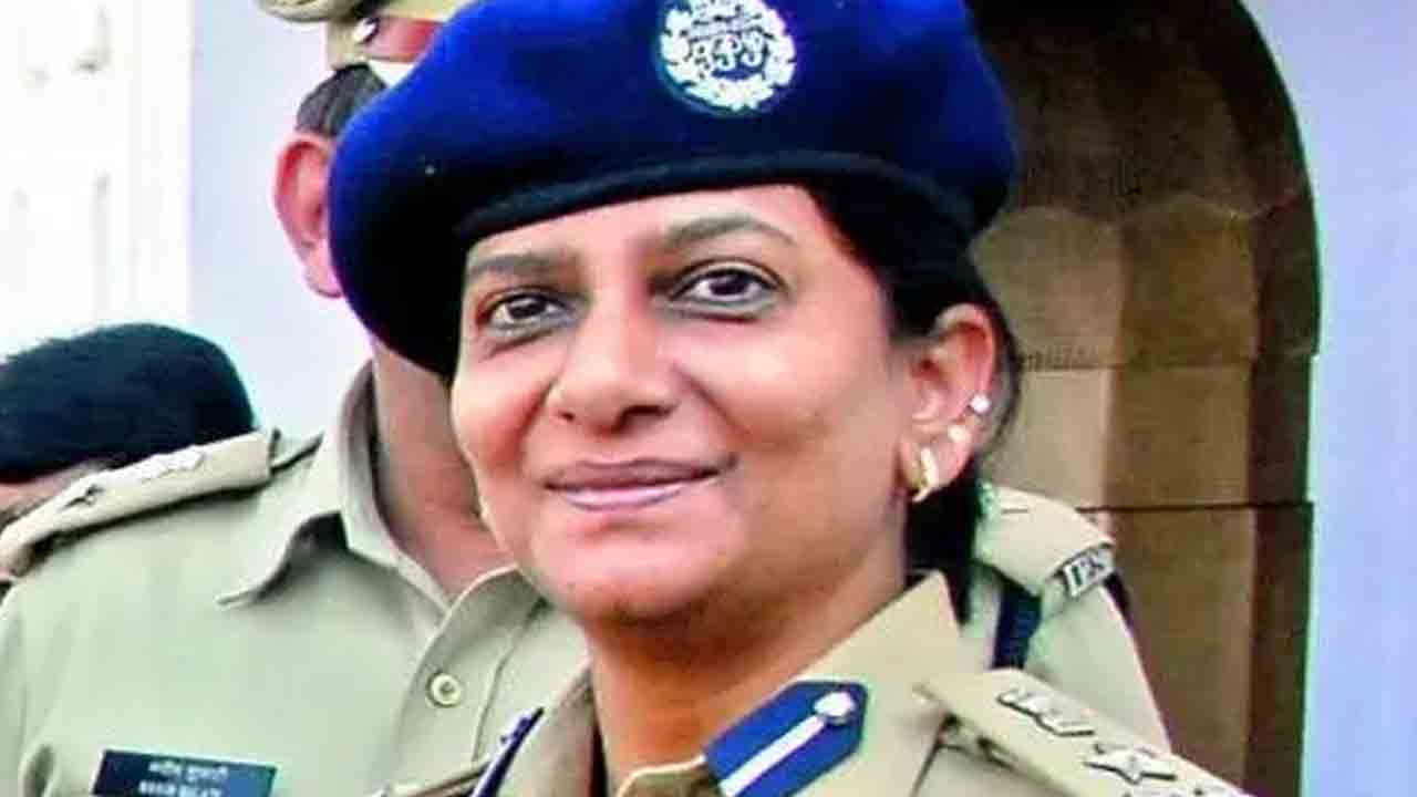 లోక్‌ అదాలత్‌లో 1,44,251 కేసుల పరిష్కారం: చారుసిన్హా