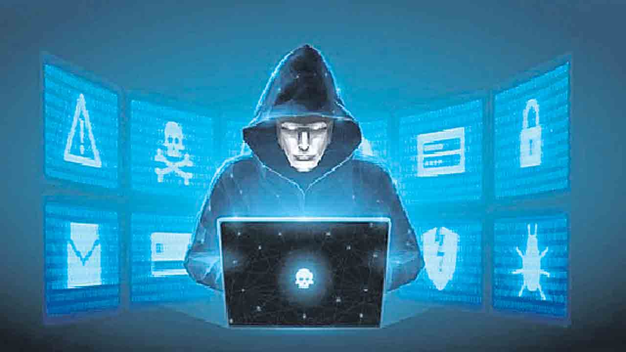 భారీ సైబర్‌ క్రైం గుట్టురట్టు.. మ్యూల్‌ ఖాతాలు తెరిచి సైబర్‌ నేరగాళ్లకు సహకారం