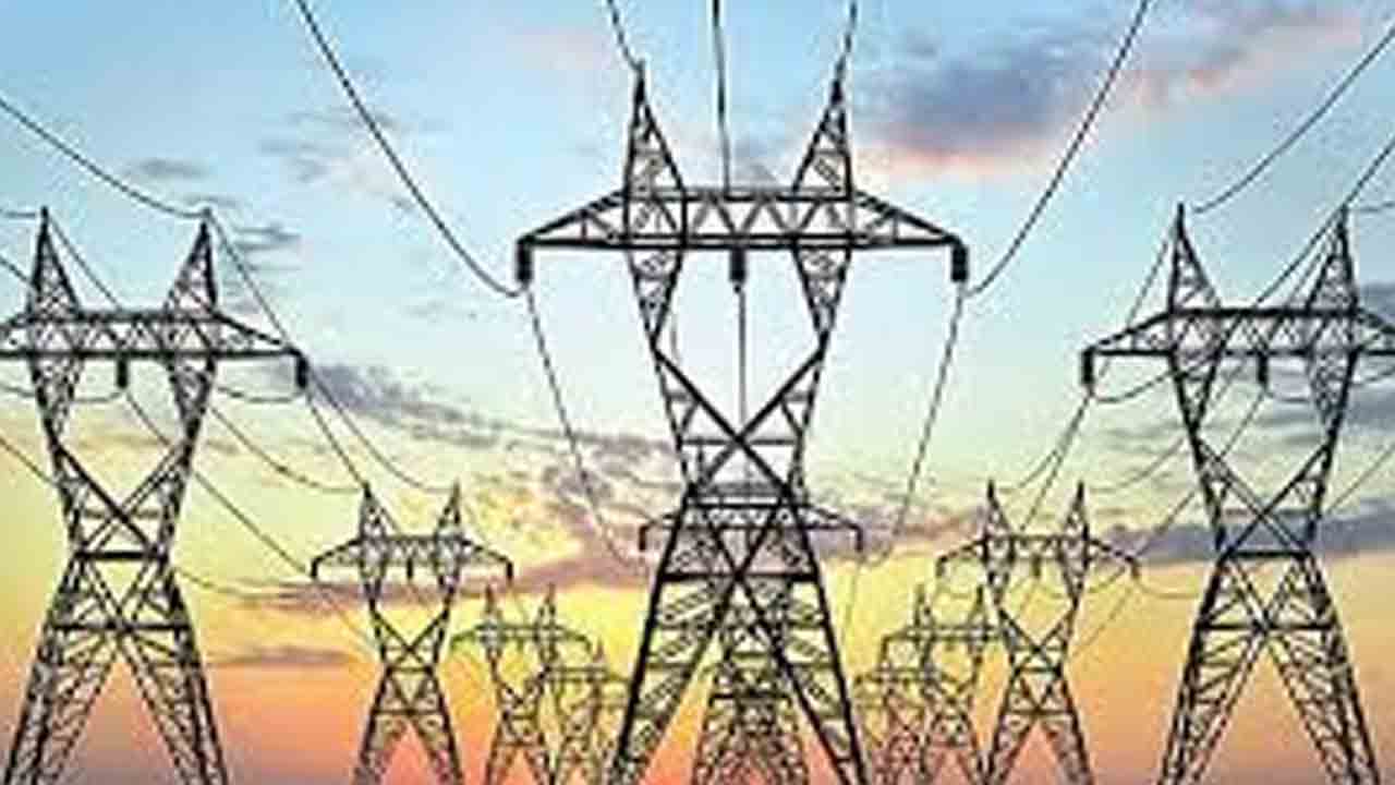 రైతు డిస్కమ్‌పై రగడ.. విద్యుత్తు ఉద్యోగుల నుంచి వ్యతిరేకత