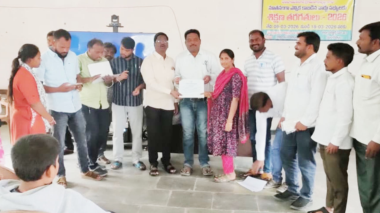 DLPO Satish Kumar | వార్డు సభ్యులు గ్రామాభివృద్ధికి కృషి చేయాలి : డీఎల్పీవో సతీష్ కుమార్