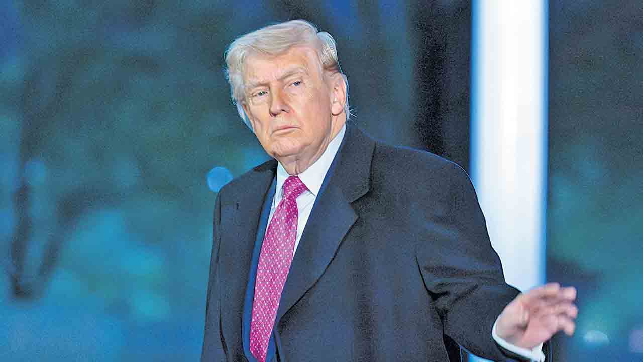 హొర్ముజ్‌ను తెరుస్తారా.. ఖర్గ్‌ను పేల్చేయాలా?.. ఇరాన్‌కు ట్రంప్‌ తాజా హెచ్చరికలు